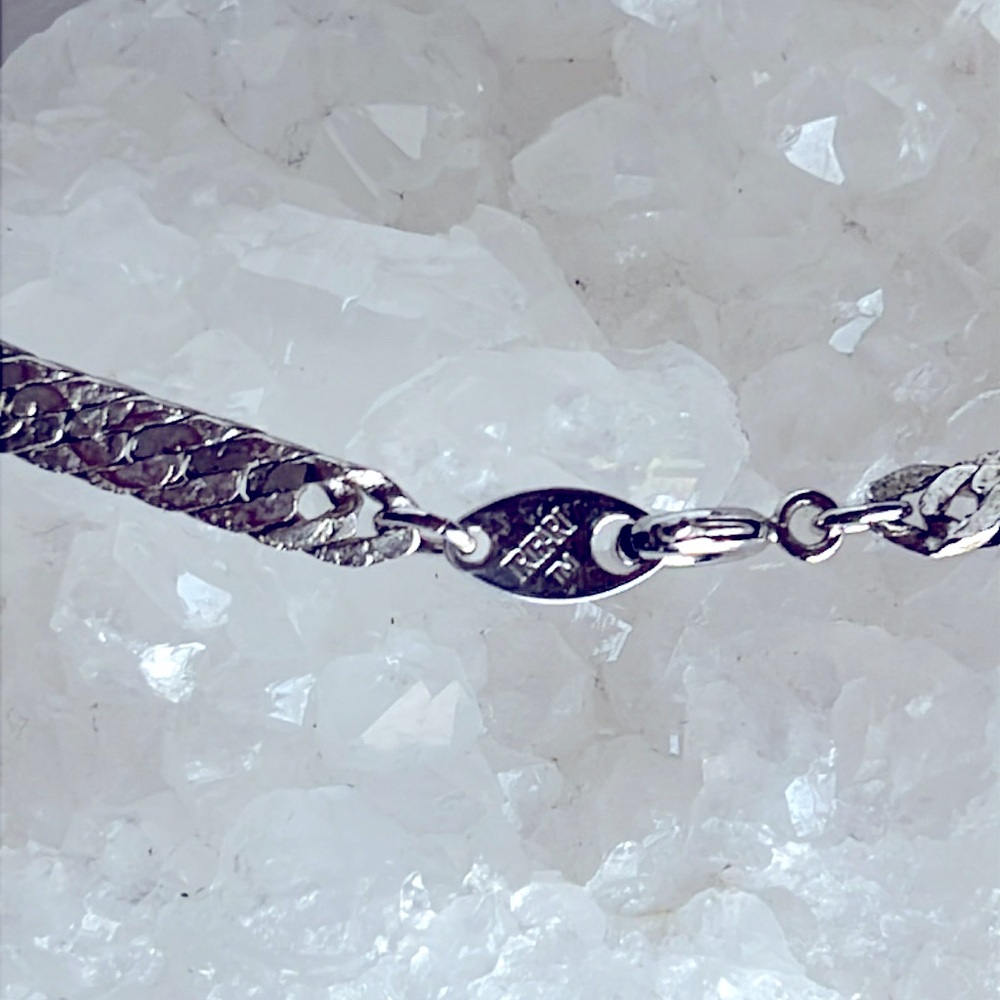 Trifari vintage Elegant Silver Chain Necklace - Picture 5 of 6